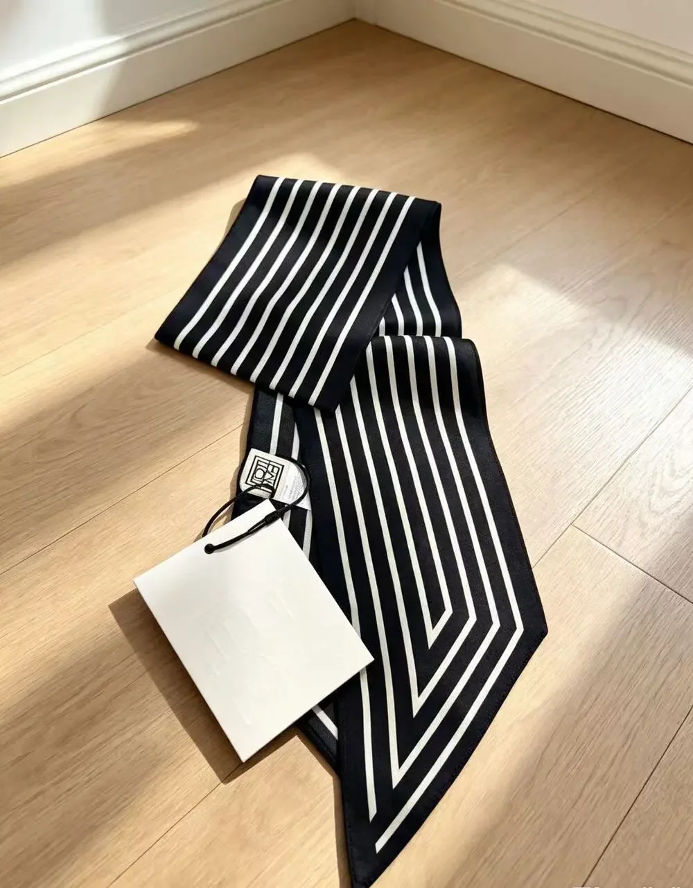Totême Black White Chevron Stripe Slim Silk Neck Scarf Skinny Tie